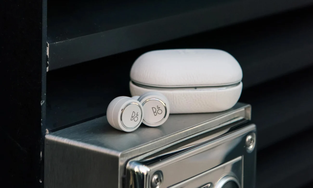 f6-beoplay-e8-3.0-grey-mist.png