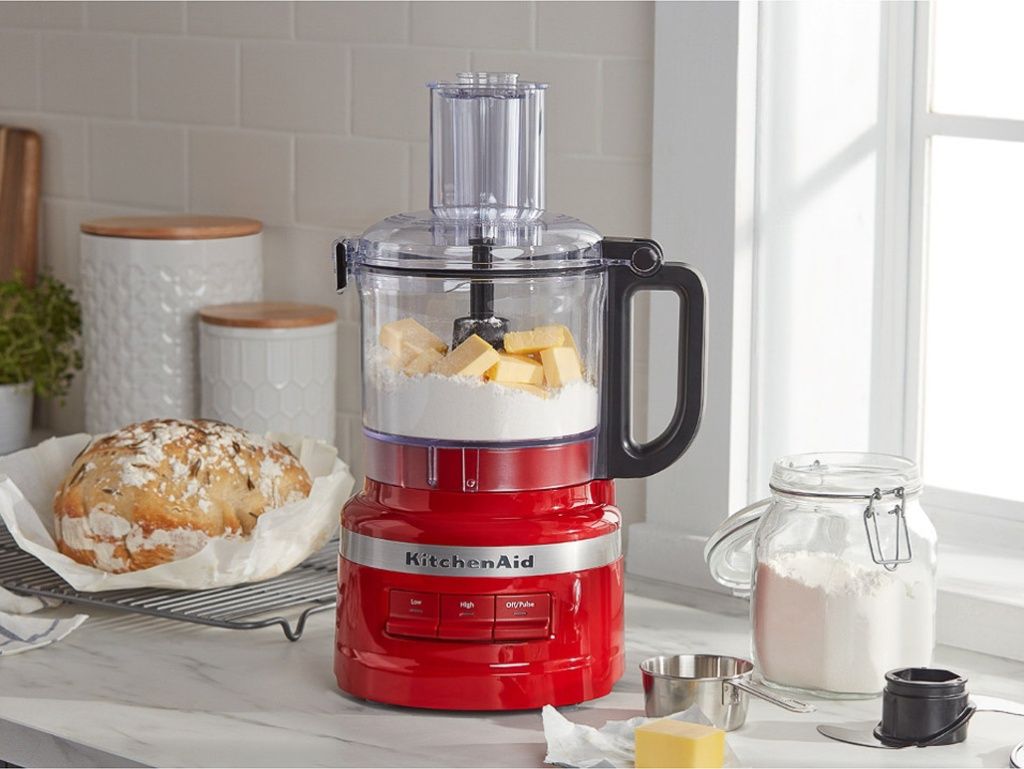 Food-processors-1.7L-empire-red-making-bread-in-food-processor.jpg