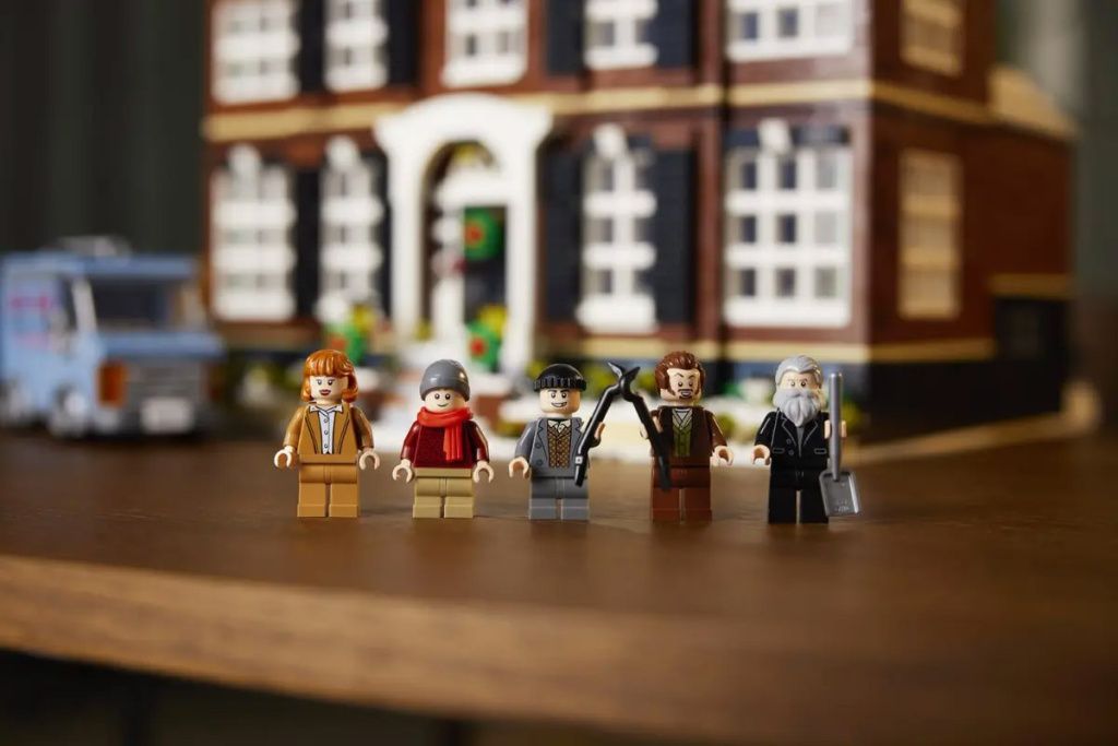 21330_minifig.jpg