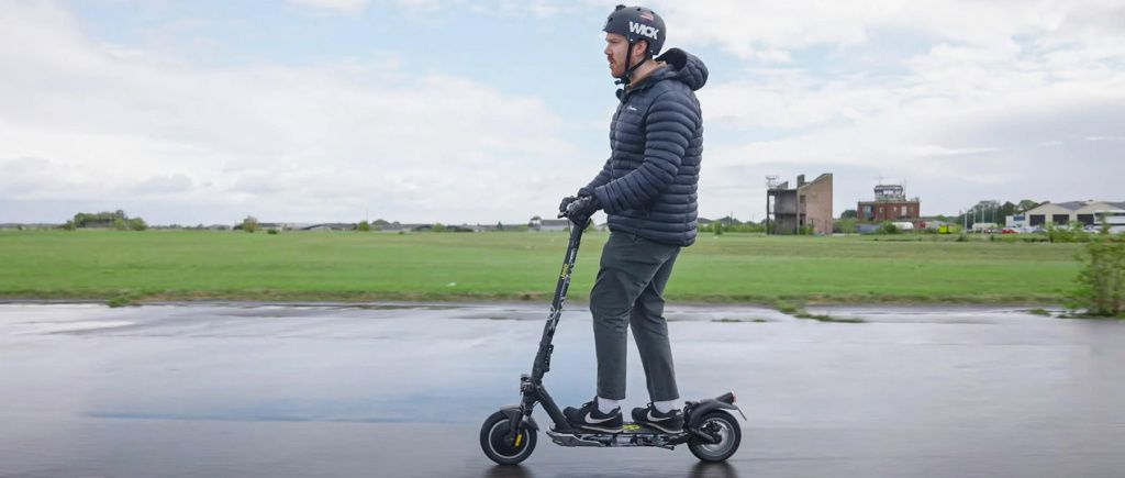 jeep-camou-2xe-electric-scooter-review.jpg