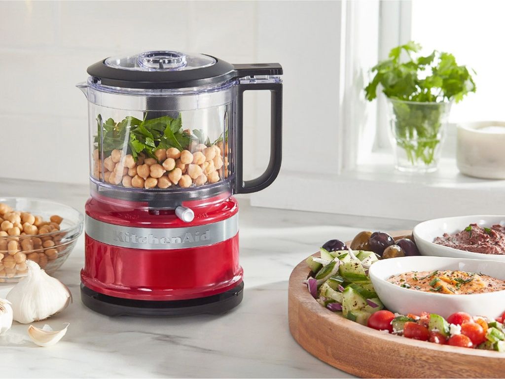 Food-chopper-Mini-empire-red-mashed-chickpeas-parsley-paste.jpg