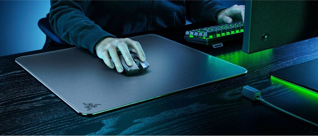 razer-atlas-glass-surface-desktop.jpg