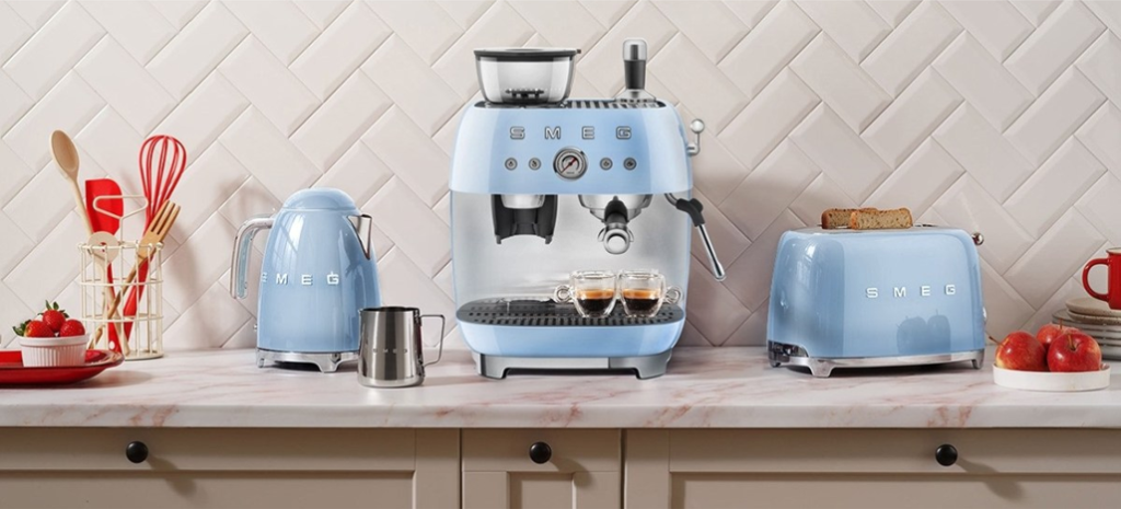 Whats-Hot-Smeg-EGF03-coffee-machine.png