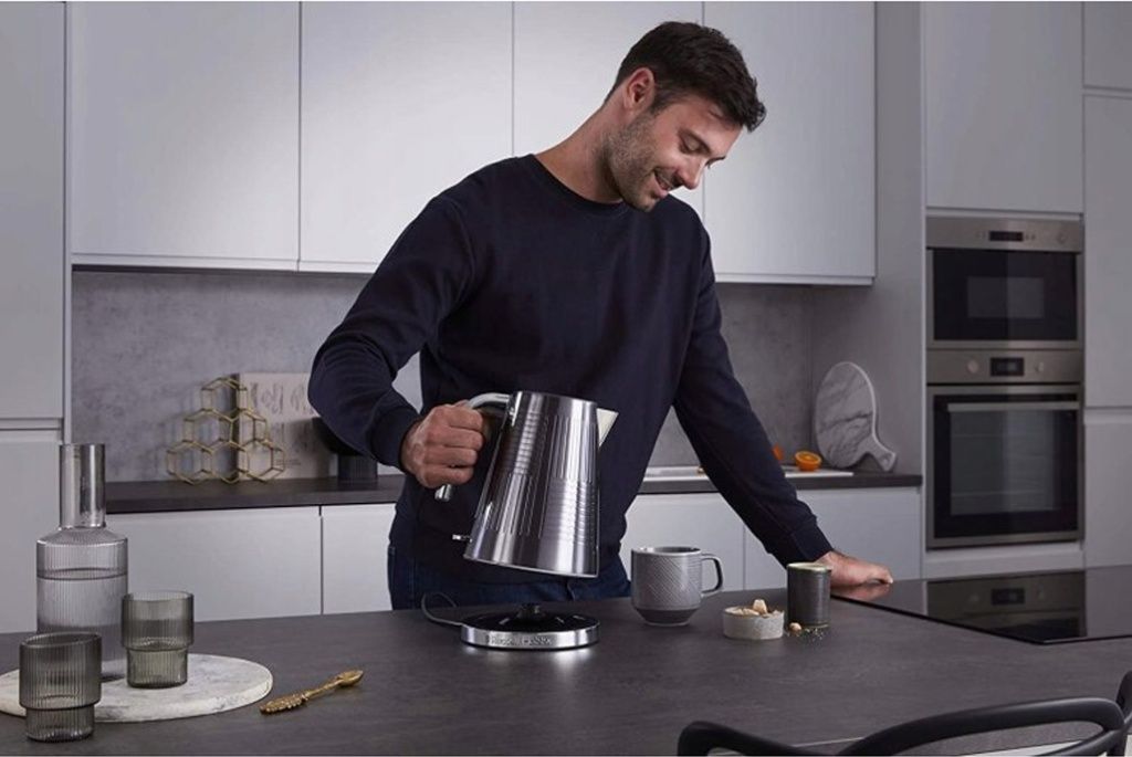 CZAJNIK-ELEKTRYCZNY-RUSSELL-HOBBS-25240-70-GEO-HIT__5B103954_5D_780.jpg