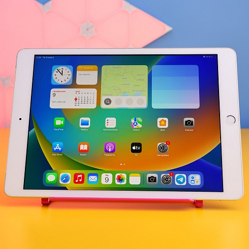 Планшет Apple iPad (2018) 32GB Wi-Fi + Cellular Silver (MR6P2) Б/У